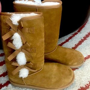 Kids Koolaburra by UGG (size 4)